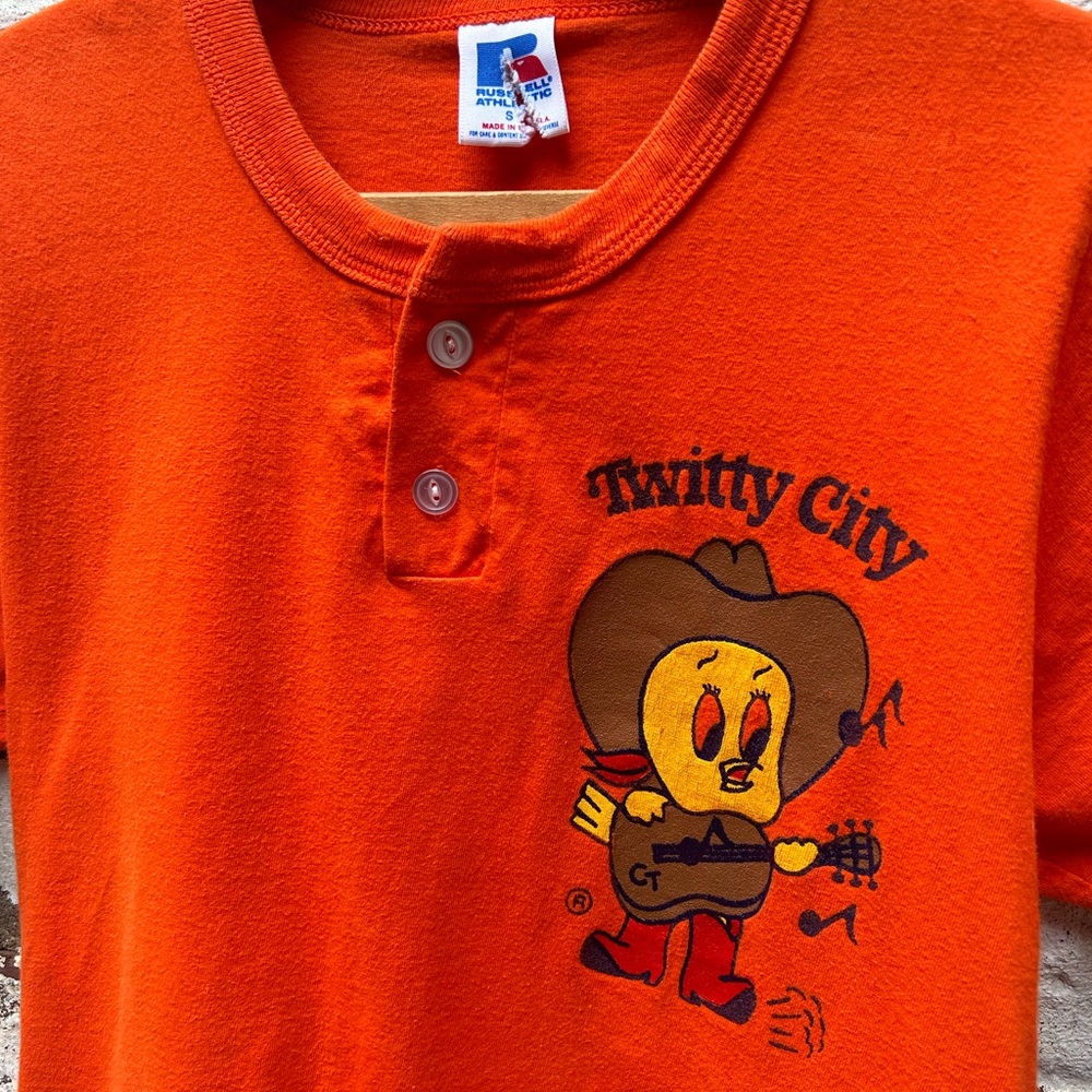 Vintage tee unisex Twitty City shirt made in USA size small.